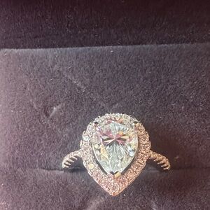 Sparkling Silver Teardrop Ring